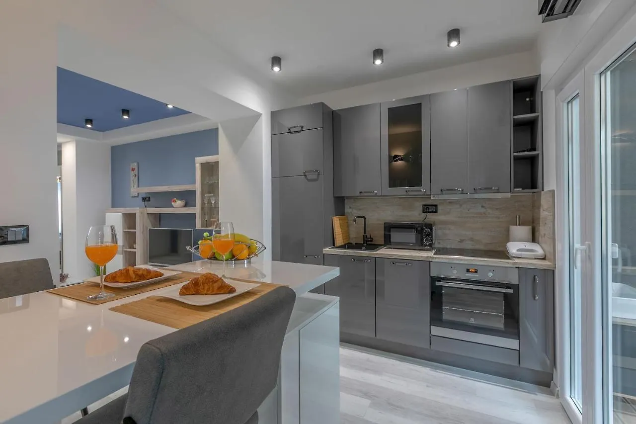 Arena Blue Dream - Modern Apartment With Terrace 0*, Pula