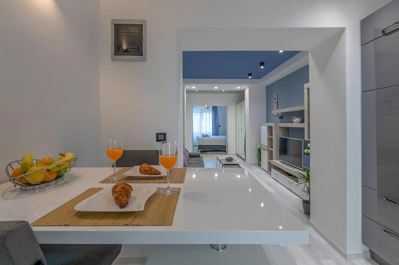 Arena Blue Dream - Modern Apartment With Terrace